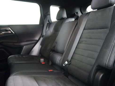Used 2023 Mitsubishi Outlander SE Black Edition AWD/4WD image 14