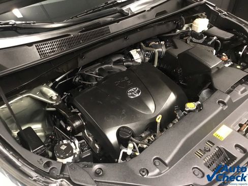 Used 2017 Toyota Highlander Limited Platinum image 46