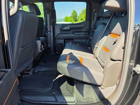 Used 2023 GMC Sierra 1500 AT4 w/ Technology Package AWD/4WD image 12