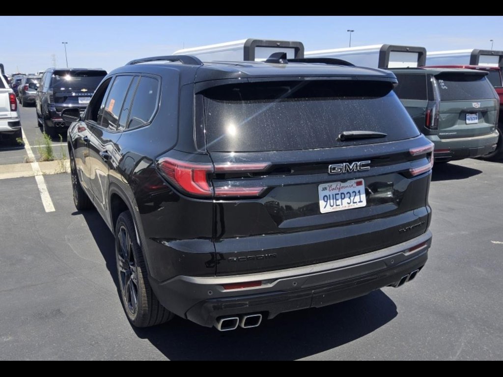Used 2025 GMC Acadia Elevation w/ Black Edition FWD image 4