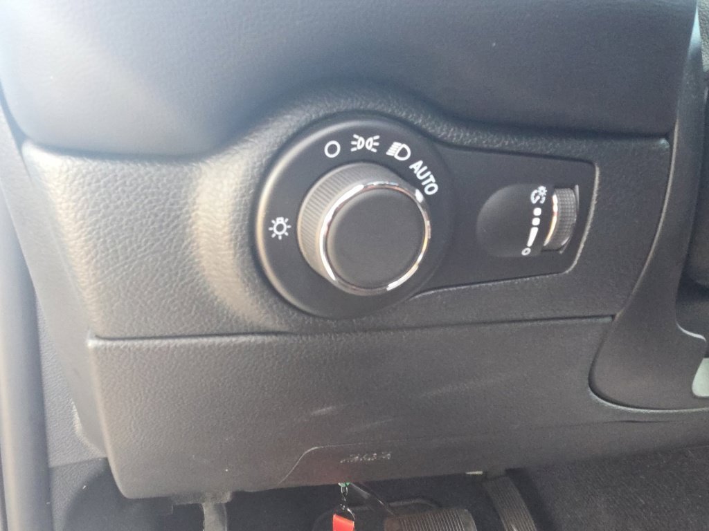 Used 2024 Dodge Durango GT RWD image 16