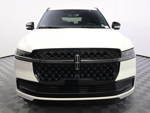 New 2025 Lincoln Navigator Reserve w/ Jet Appearance Package image 10