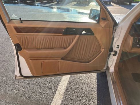 Used 1991 Mercedes-Benz 300 E 3.0 image 10