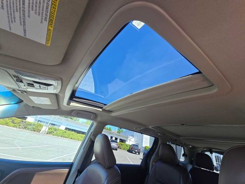 Used 2015 Toyota Sienna Limited AWD/4WD image 23