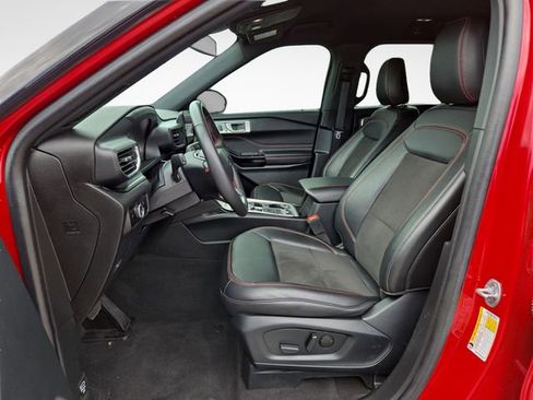 Used 2023 Ford Explorer ST-Line AWD/4WD image 18
