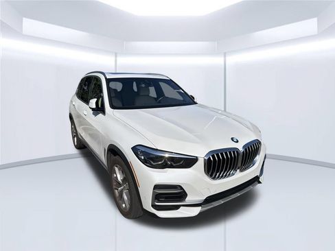 Used 2022 BMW X5 sDrive40i w/ Luxury Seating Package RWD image 2