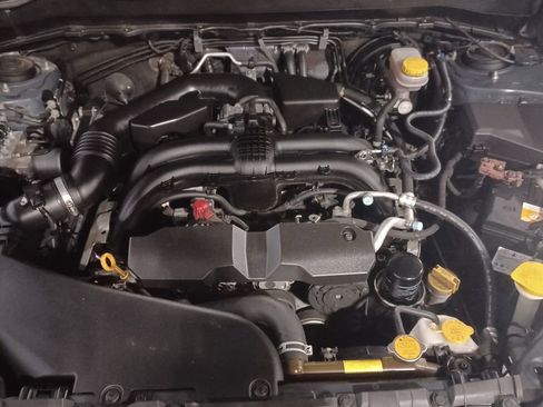 Used 2017 Subaru Forester 2.5i Limited image 9