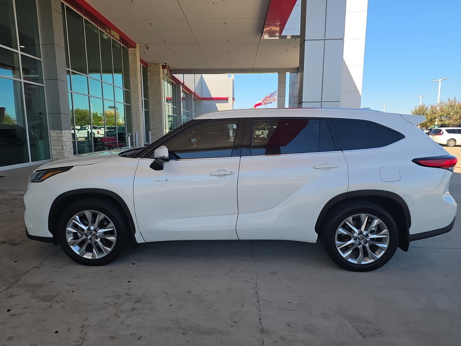 Used 2021 Toyota Highlander Limited FWD image 31