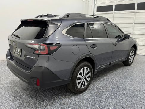 Used 2022 Subaru Outback Premium AWD/4WD image 6