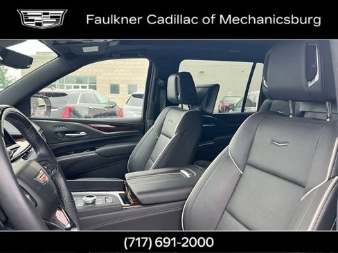 Used 2024 Cadillac Escalade ESV Premium Luxury AWD/4WD image 22