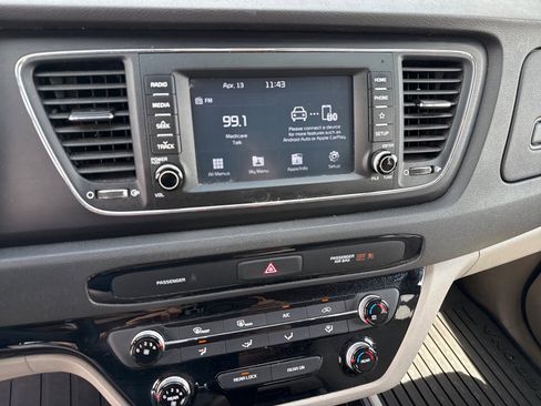 Used 2020 Kia Sedona LX FWD image 17