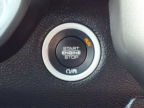 Used 2019 RAM 1500 Big Horn AWD/4WD image 18