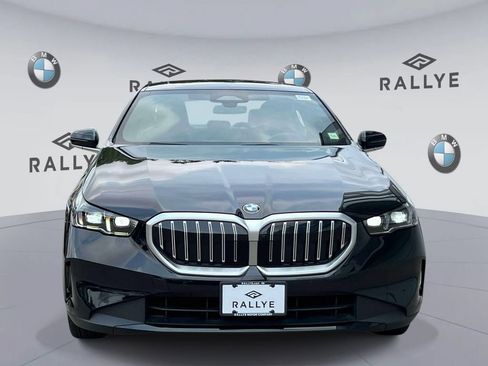 Used 2026 BMW 530i xDrive w/ Premium Package AWD/4WD image 2