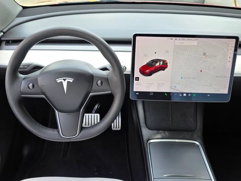 Used 2022 Tesla Model Y Performance AWD/4WD image 15