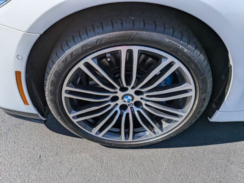 Used 2020 BMW 530i w/ M Sport Package image 9