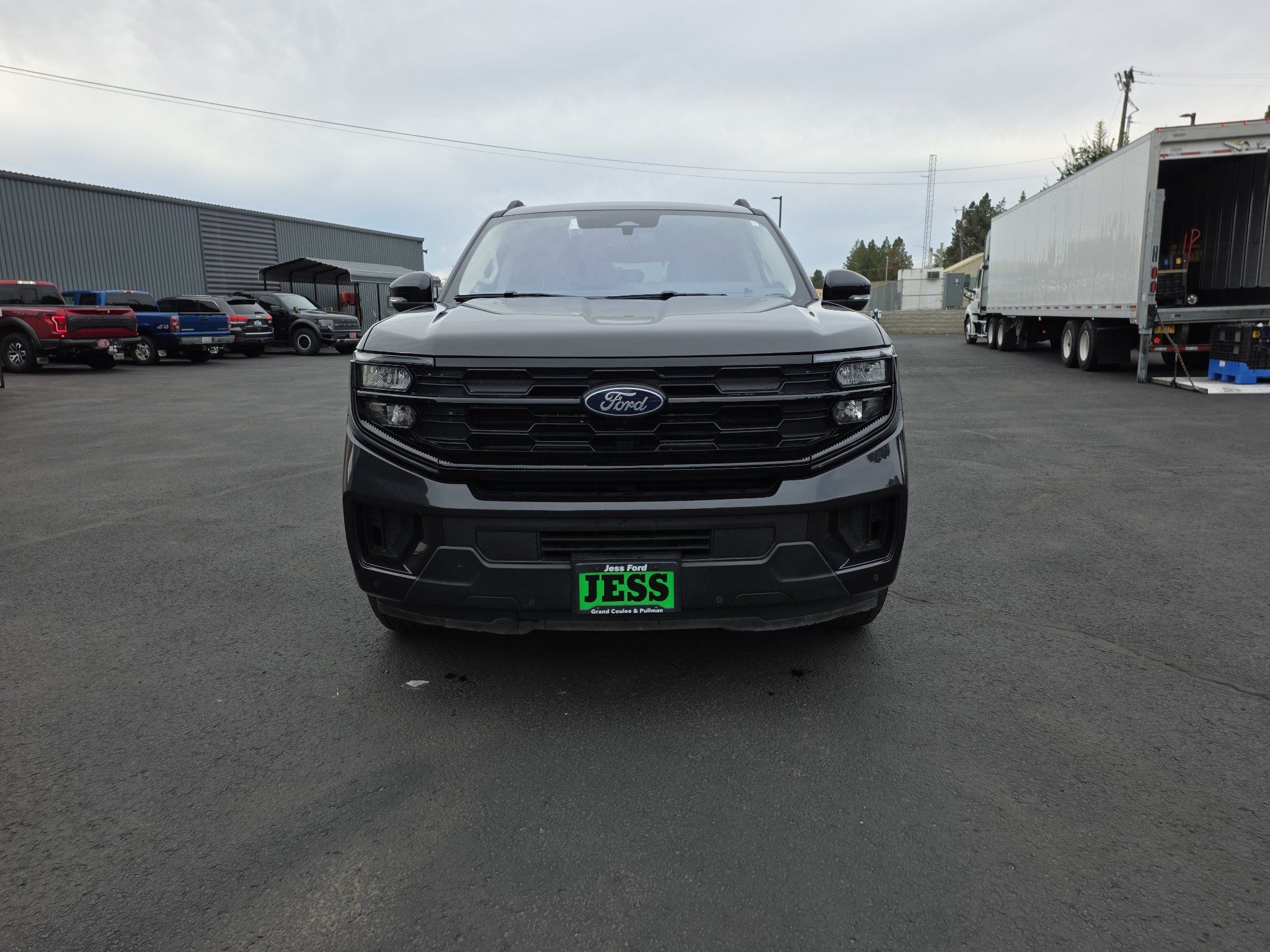 Used 2025 Ford Expedition Active AWD/4WD image 13
