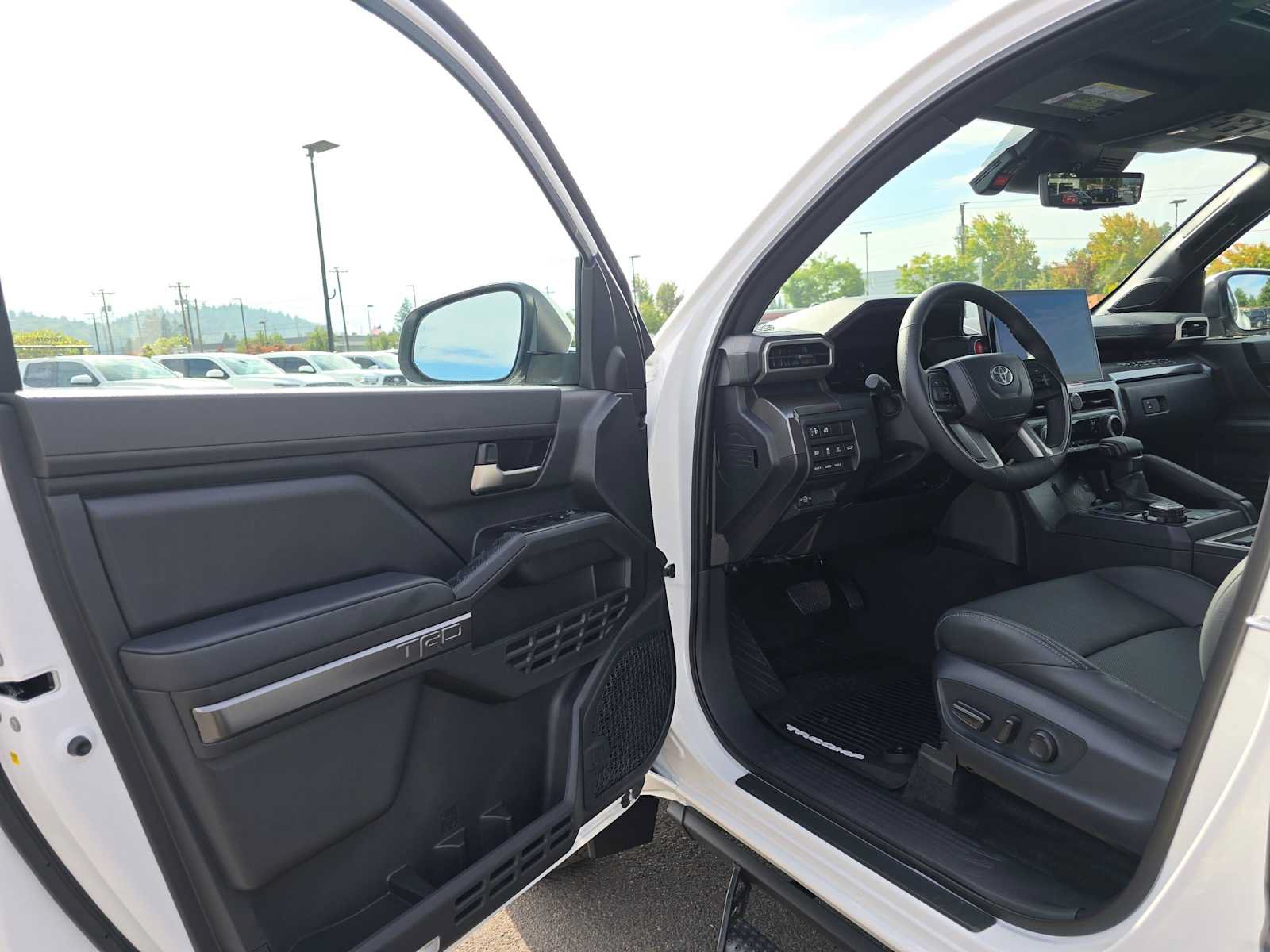 Used 2024 Toyota Tacoma TRD Off-Road w/ TRD Off Road Premium Package AWD/4WD image 21