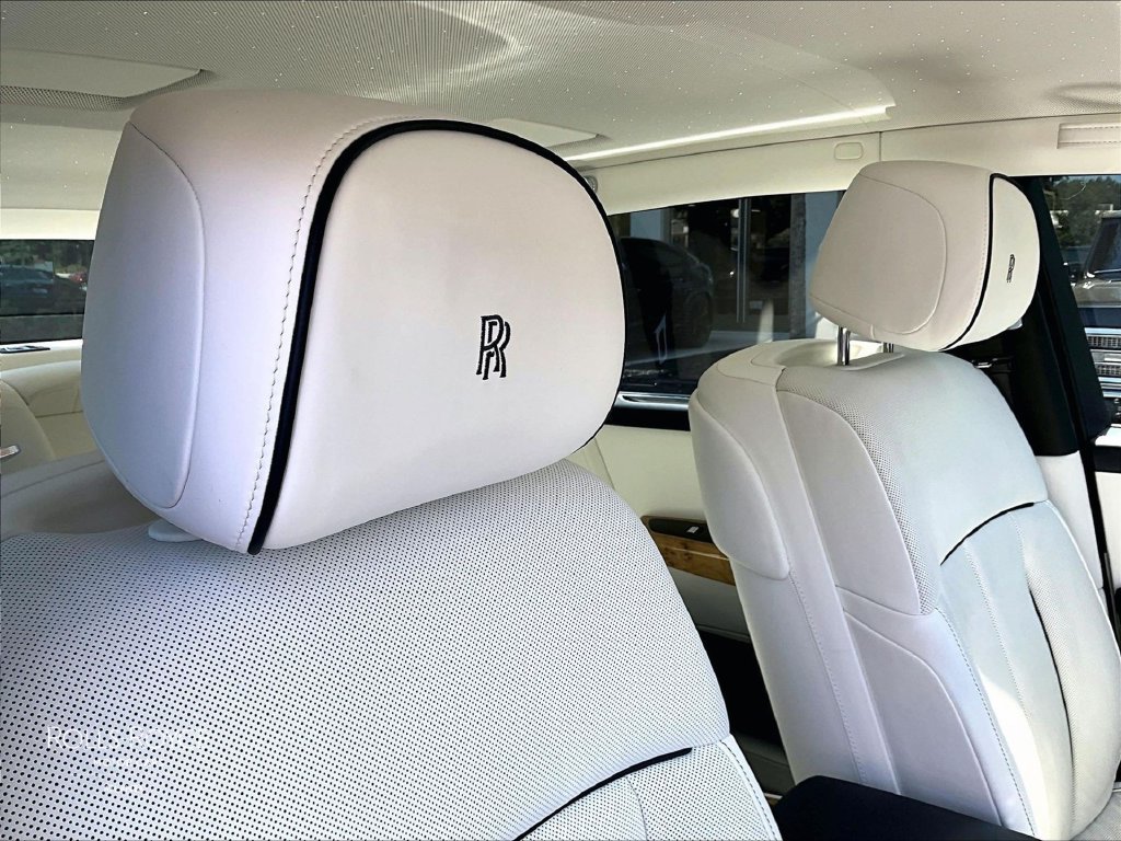 Certified 2026 Rolls-Royce Phantom Sedan RWD image 31