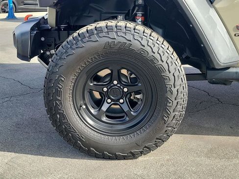 Used 2022 Jeep Gladiator Mojave w/ Trailer Tow Package image 24