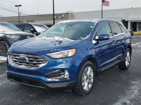 Certified 2023 Ford Edge Titanium image 2