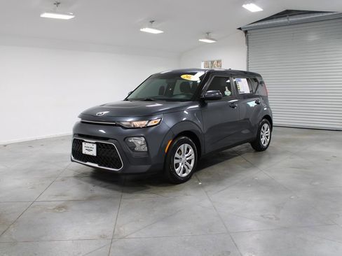 Used 2020 Kia Soul LX image 4