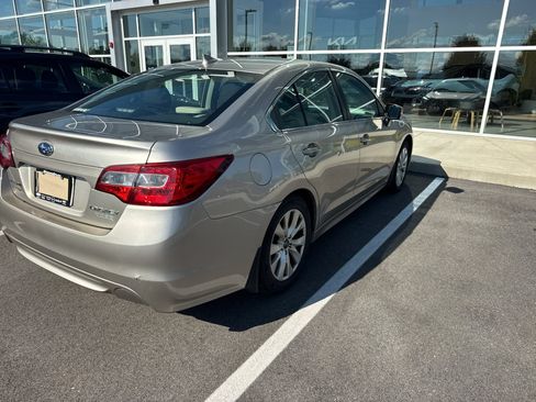 Used 2017 Subaru Legacy 2.5i Premium AWD/4WD image 6