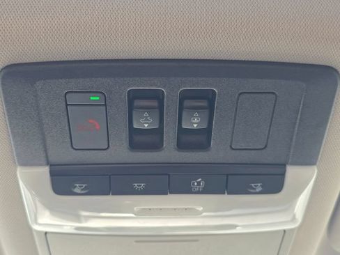 Used 2021 Nissan Rogue SV FWD image 35