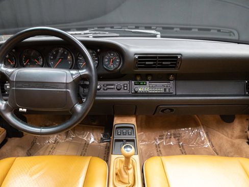 Used 1993 Porsche 911 Carrera RWD image 3