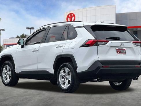 Used 2021 Toyota RAV4 XLE FWD image 9