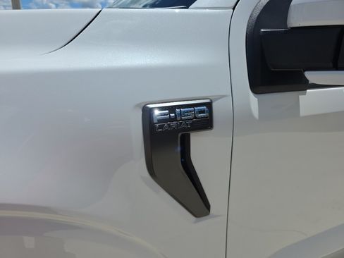 Used 2023 Ford F150 Lariat AWD/4WD image 7
