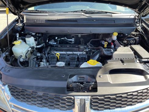 Used 2017 Dodge Journey SE image 16