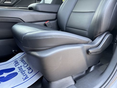 Used 2024 Chevrolet Silverado EV W/T AWD/4WD image 15