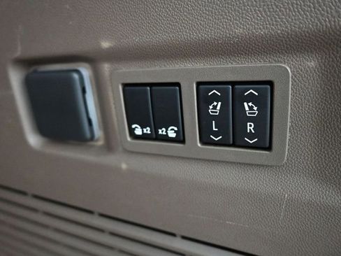 Used 2023 GMC Yukon Denali image 14