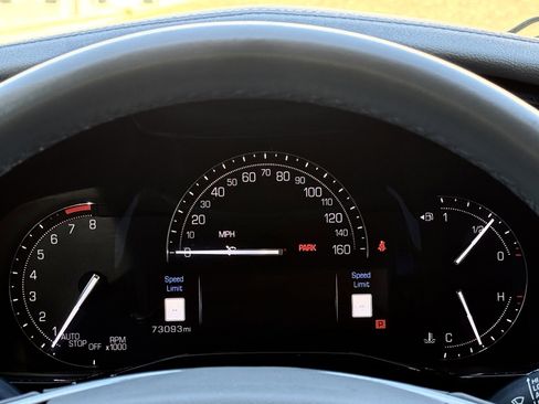 Used 2017 Cadillac XT5 Luxury w/ Driver Awareness Package image 27