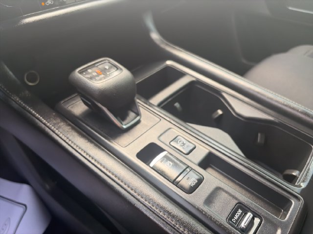Used 2025 Nissan Pathfinder S FWD image 22