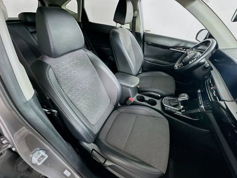 Used 2025 Kia Seltos S FWD image 30