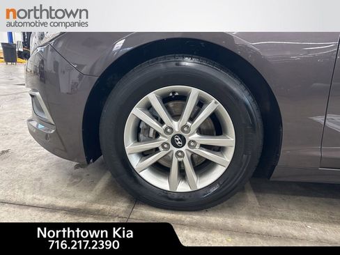 Used 2017 Hyundai Sonata SE FWD image 29