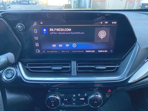 Used 2024 Chevrolet Trax RS w/ Driver Confidence Package FWD image 13