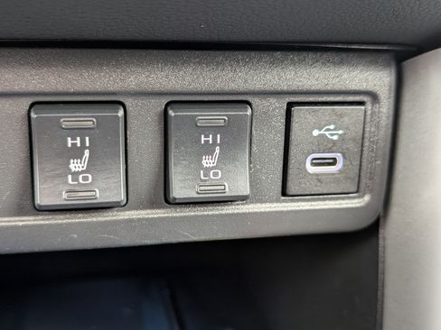 Used 2023 Toyota Corolla Cross XLE w/ Convenience Package image 24