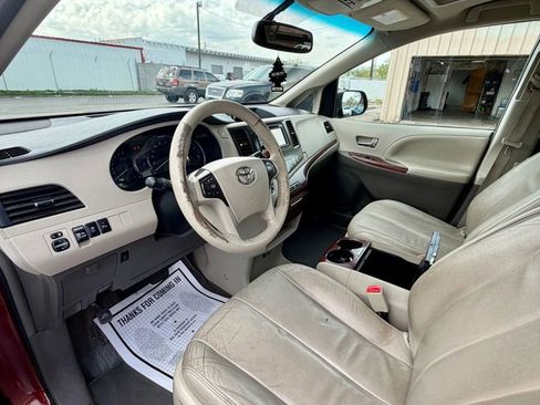 Used 2014 Toyota Sienna XLE FWD image 23