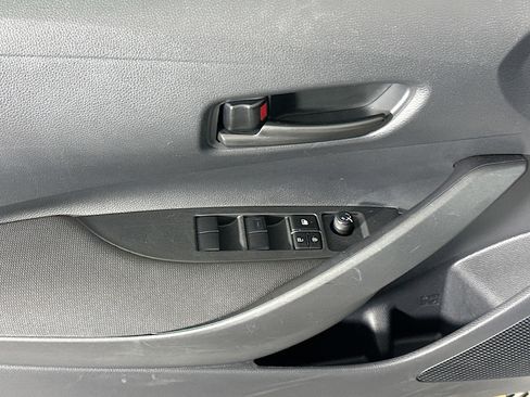 Used 2025 Toyota Corolla LE image 15