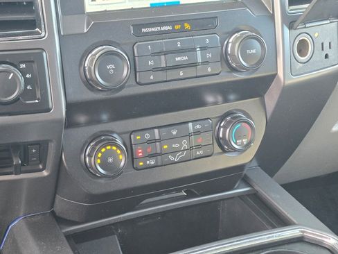 Used 2019 Ford F350 XLT w/ XLT Premium Package image 24