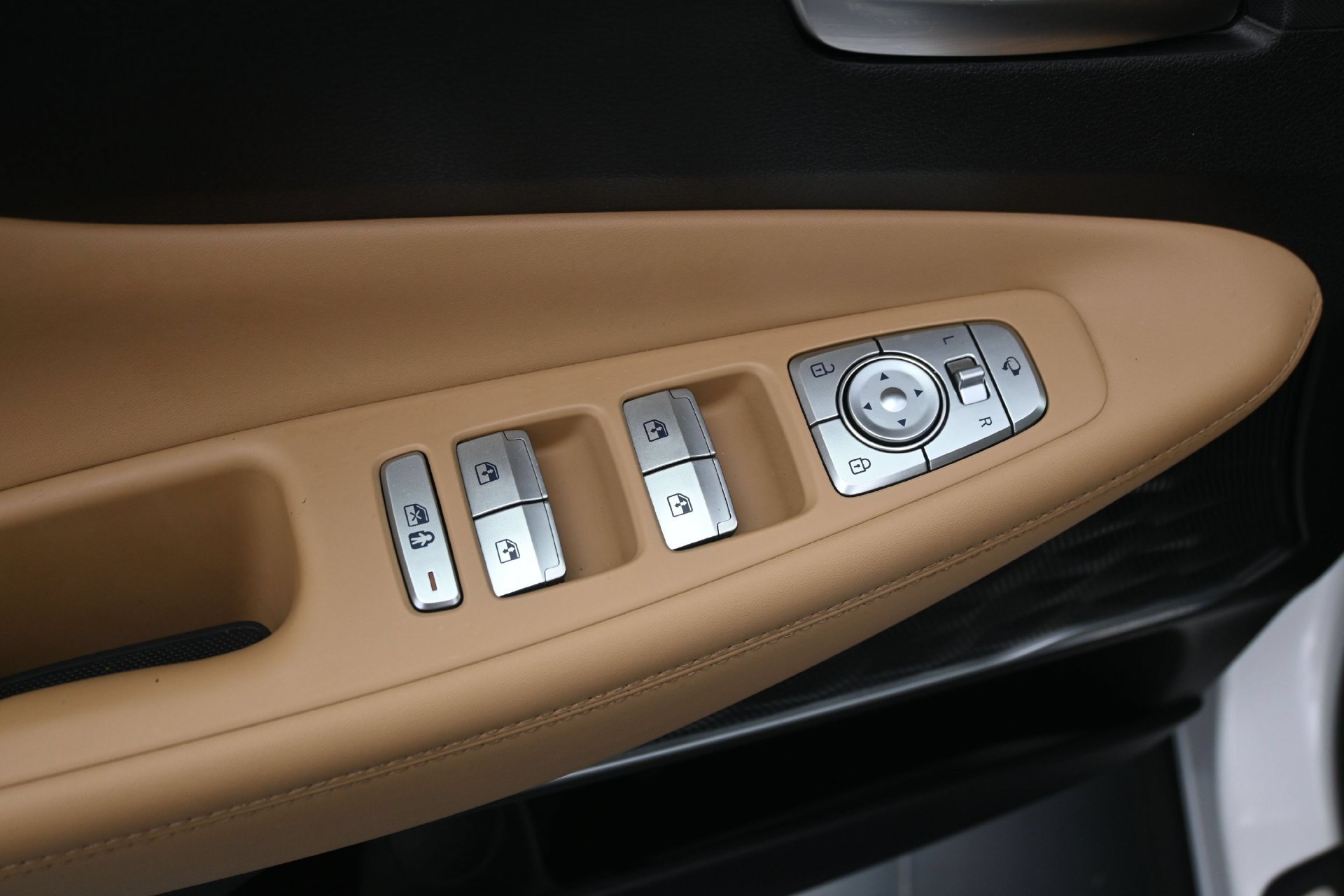 Used 2022 Hyundai Santa Fe Calligraphy AWD/4WD image 19