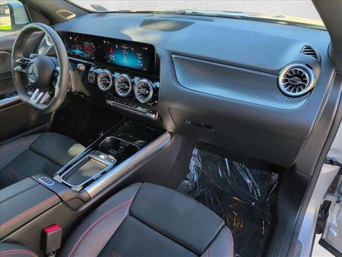 Certified 2025 Mercedes-Benz GLA 35 AMG 4MATIC w/ Exclusive Trim Package image 24