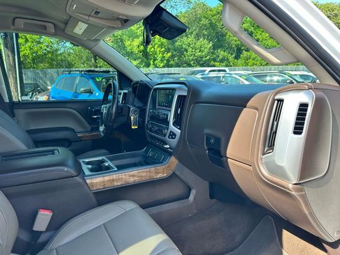 Used 2018 GMC Sierra 1500 SLT w/ SLT Premium Package AWD/4WD image 9