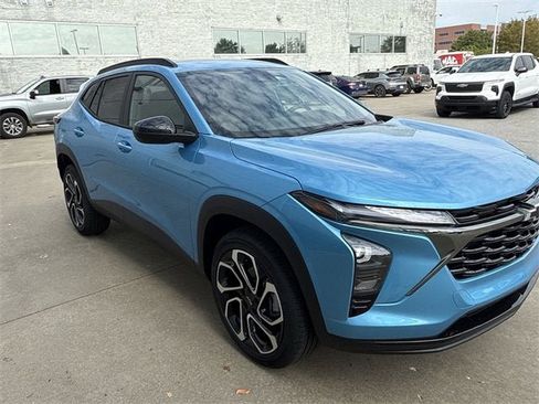 New 2025 Chevrolet Trax RS w/ Driver Confidence Package image 2