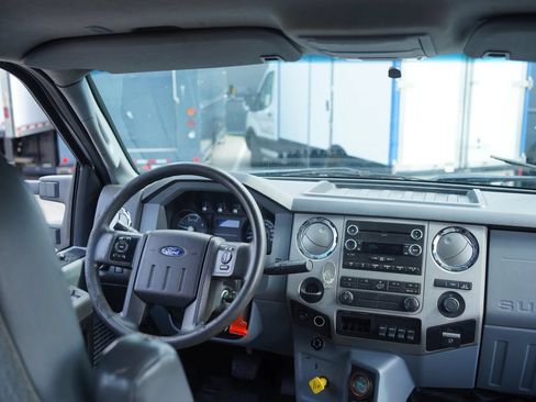 Used 2019 Ford F650 2WD Crew Cab Super Duty image 13