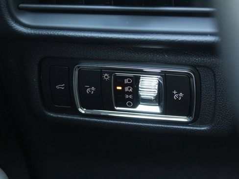 New 2026 Lincoln Corsair Premiere image 19