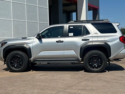 New 2026 Toyota 4Runner TRD Off-Road Premium AWD/4WD image 7