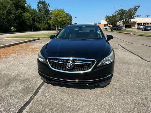 Used 2017 Buick LaCrosse Essence FWD image 3